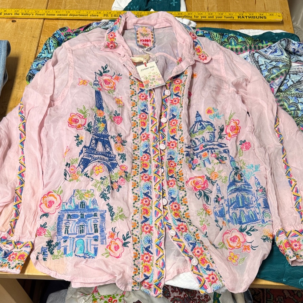 Johnny Was SYDNEE SHIRT with Colorful Embroidery